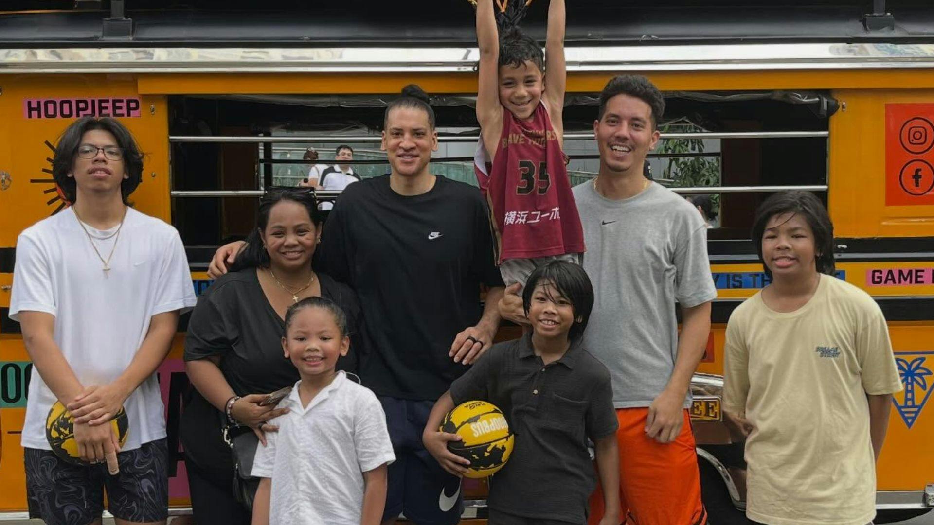 Stage Dad: SMB’s Marcio Lassiter enjoys life as full-time father and basketball coach to his kids